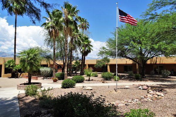 Woodland Palms Assisted Living & Memory Care courtyard