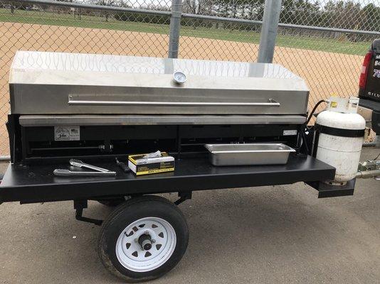 Lots of hotdogs in this portable grill