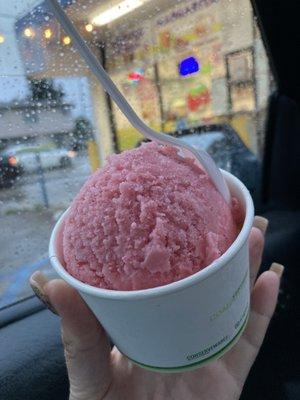 Strawberry scoop