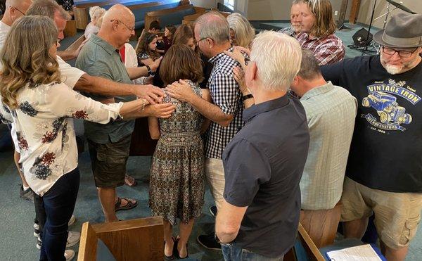 Conejo Church prays!