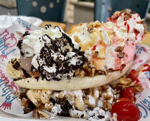 BIG Banana Split, "Small" more than enough for TWO people, DELICIOUS 7/21