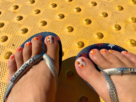 Halloween toes