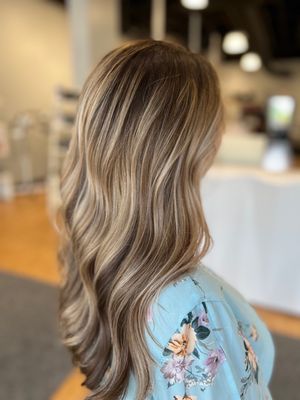 Partial balayage and shadow root by Christina