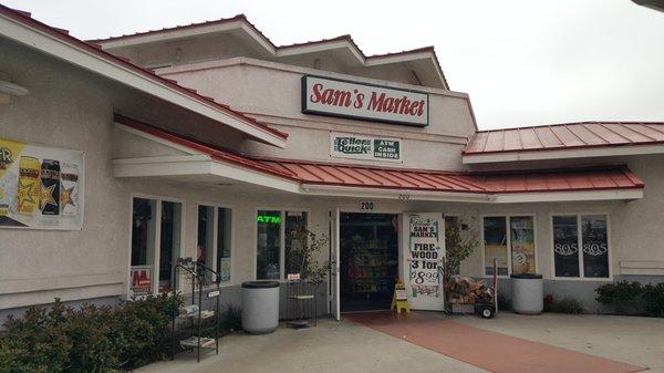 Sam's Market for any convenient snacks and things you need (07/30/17). #PismoBeach #SanLuisObispoCounty #Gas