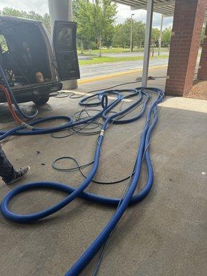 Carpet steam cleaning hoses