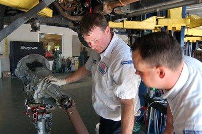 Transmission repair, clutch repair & transmission flush - Downtown Memphis.