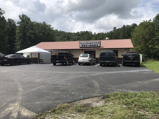 What a neat little market and the deli. The food is great and the weekend cookouts are amazing. It is a very family oriented business.