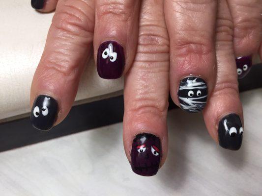 Super cute Halloween nails by Chrissi Winter