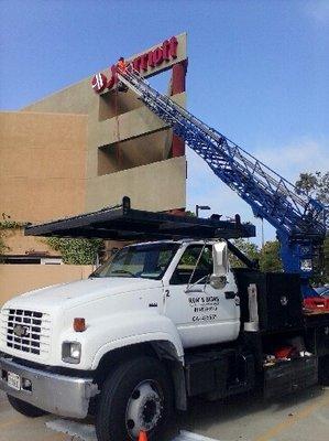 Sign repair in Los Angeles