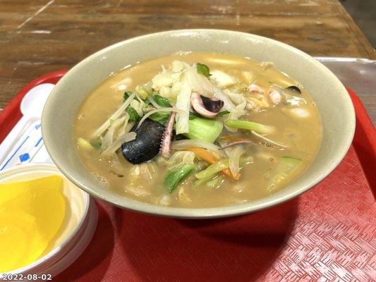 C4 Noodle Soup with Seafood & Peppers