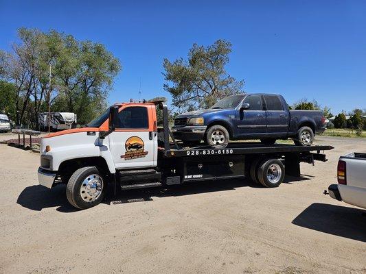 New to us tow truck out on its first call