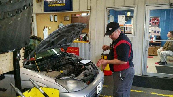 Charlie's Fast Lube Oil Change - Perryville, MO