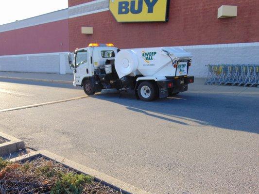 Shopping Center power sweep and vacuum services