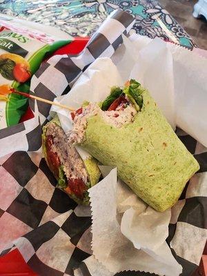 We serve our sandwiches spinach wrap, or gluten free bread, croissant, keto friendly lettuce wrap bouquets.