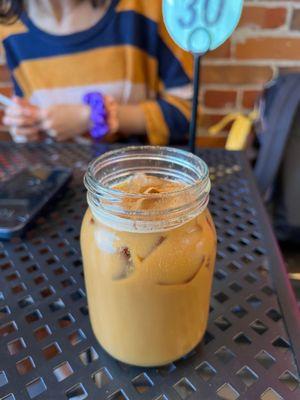 Iced mazapan latte