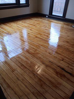 Sand floor and varnish