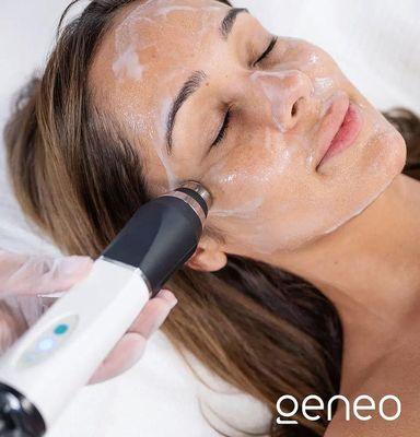 Try out the geneo facial system for imperial skin