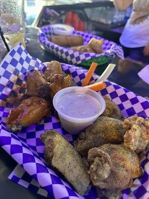 Mango habanero and lemon pepper wings.  If you like wings, definitely the spot!