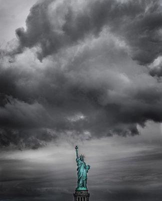 Statue of Liberty, NYC - photo @johnnyutahx