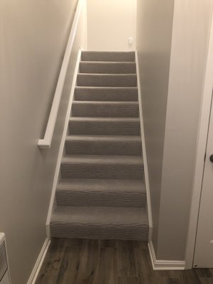 1st staircase - new carpet