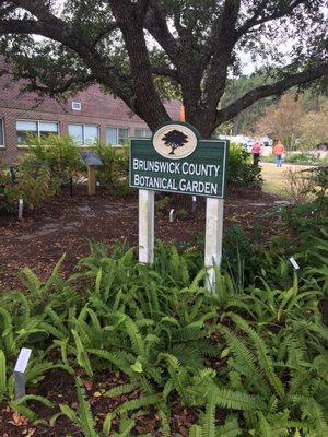 Free Botanical garden by building N, the Extension Service offices.