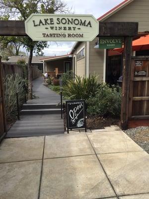 Lake Sonoma tasting room and Envolve winery, too. Behind Sign of the bear kitchen store.