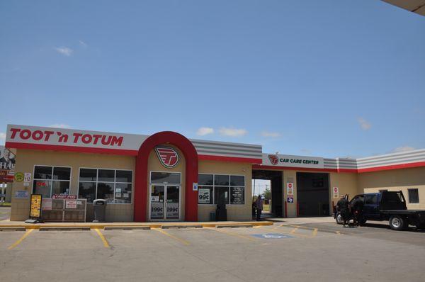 Toot'n Totum Car Care Center