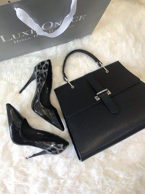 Teresa Pumps paired with the "Hold My Calls" Bag