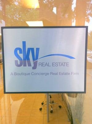 Door to  SKY Real Estate