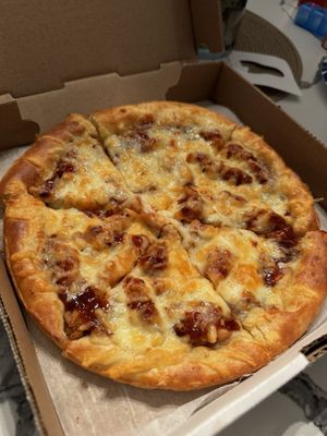 BBQ chicken pizza