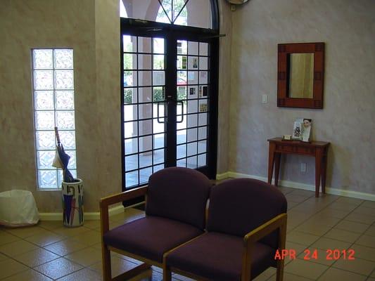 Royal Palm Dental Associates patient waiting room