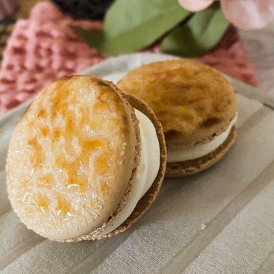 creme brulee macaron