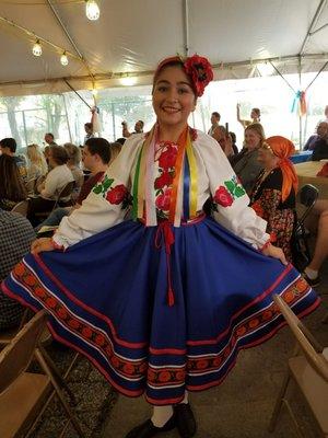 Kalinka dance ensamble/Ukraine costume