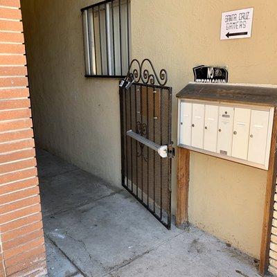 The entry to the alley on Locust Street