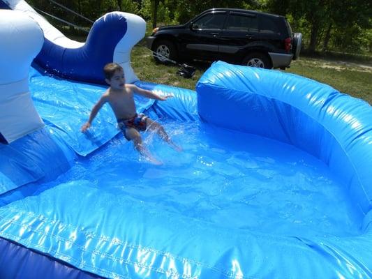 Grandslam Entertainment Giant Waterslide with 3' pool