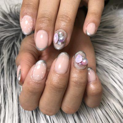 A light and soft galaxy nails look