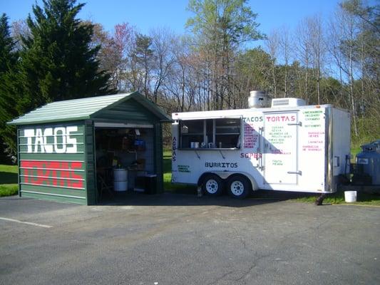 tacos from a trailer