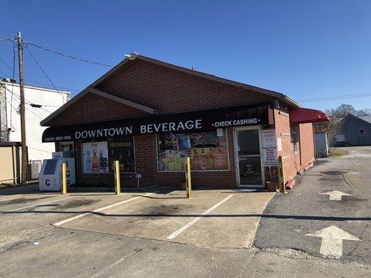 Liquor store with Convenient Drive Thru