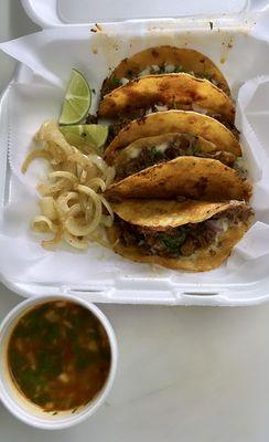 Quesa birria tacos con consomé