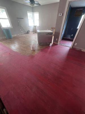 Capsulate red guard flooring