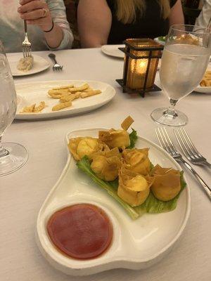 Crab wontons, very good!