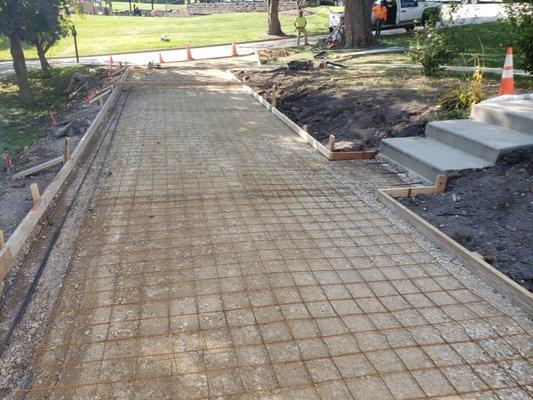 Rubi Hardscapes _Concrete_driveway_ Algonquin, IL