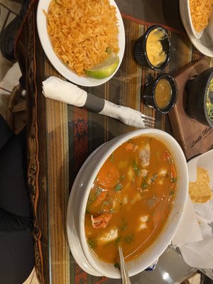 Caldo de maricoas? (Shrimp, muscles, crab, fish, etc)