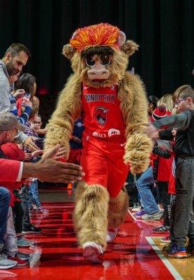 Mascot Gus T. Bull in Fan High Five Tunnel