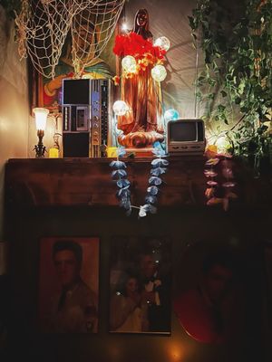 The bathroom shrine to Elvis