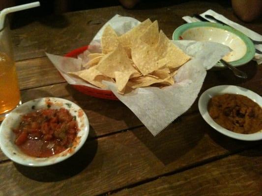 Great salsa, bean dip and chips!  AAA+++