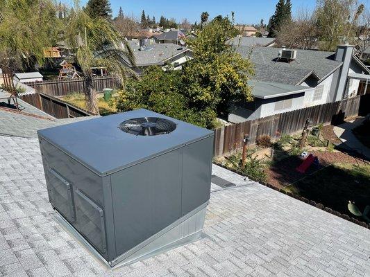 Roof top package unit replacement. What a beauty!