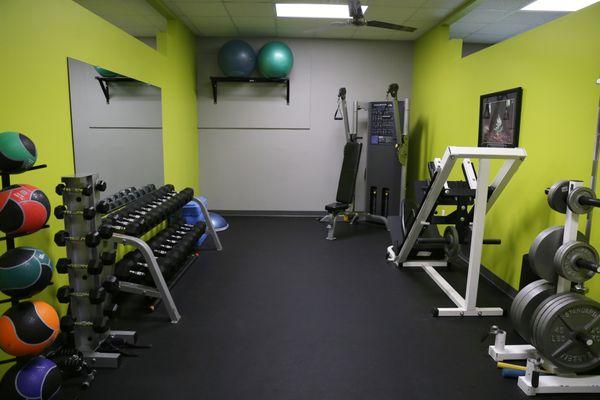 Each of our private workout suites is fully equipped. Clients work with trainers 1:1 in the private suite.