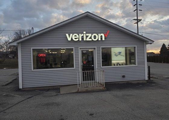 Verizon Authorized Retailer, TCC