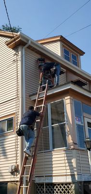 Expert installation of seamless aluminum gutters